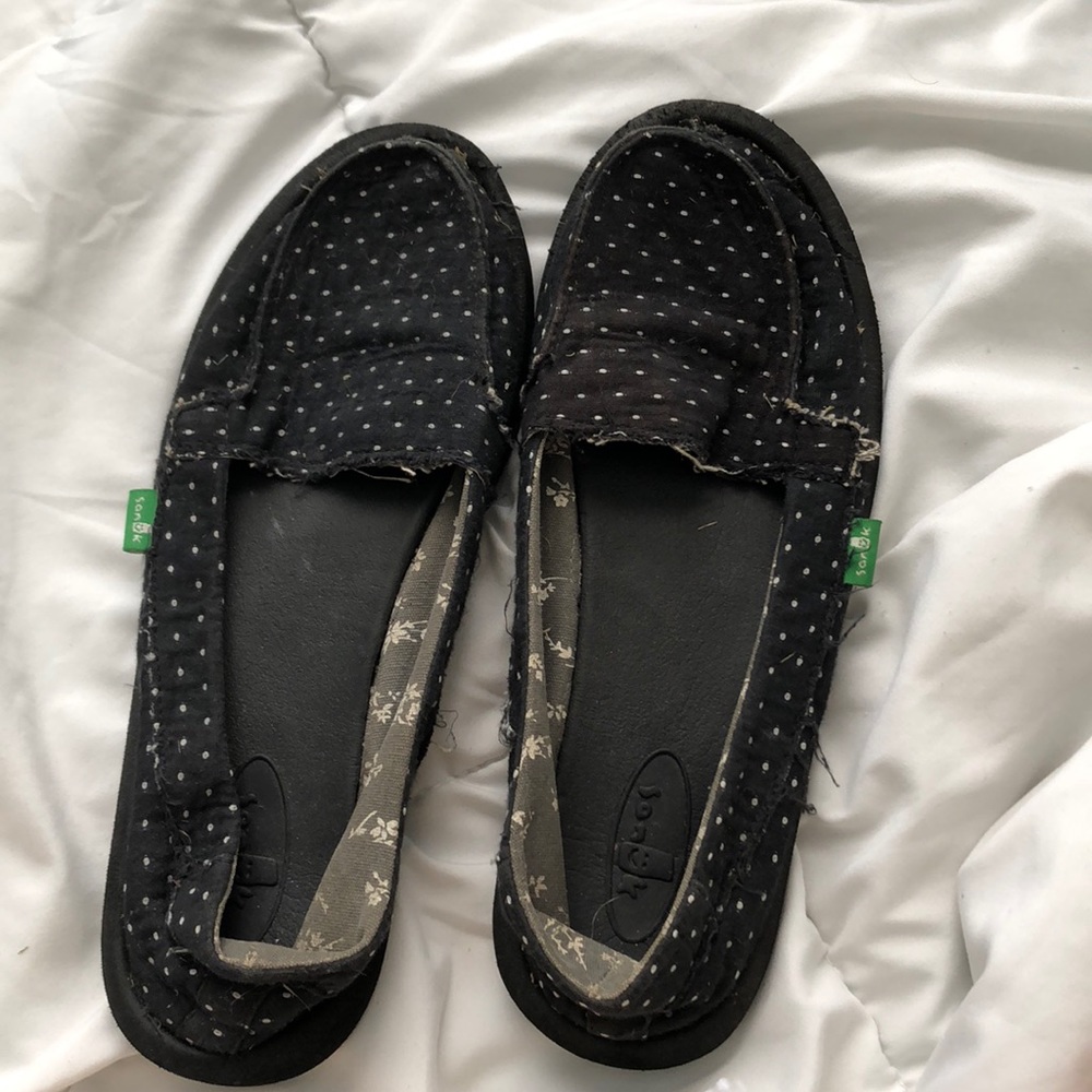 Too small but barely worn
